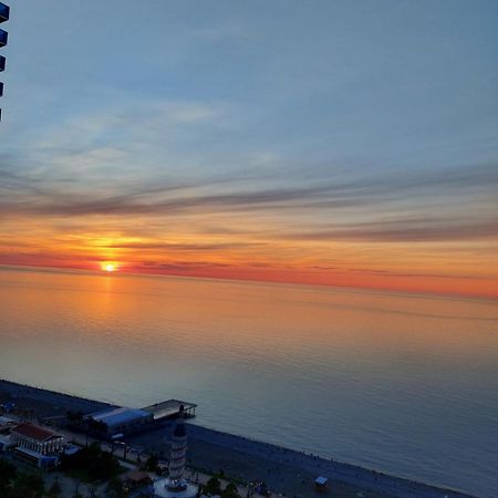 Appartamento Номера На Высоких Этажах 24,31 Batumi Esterno foto