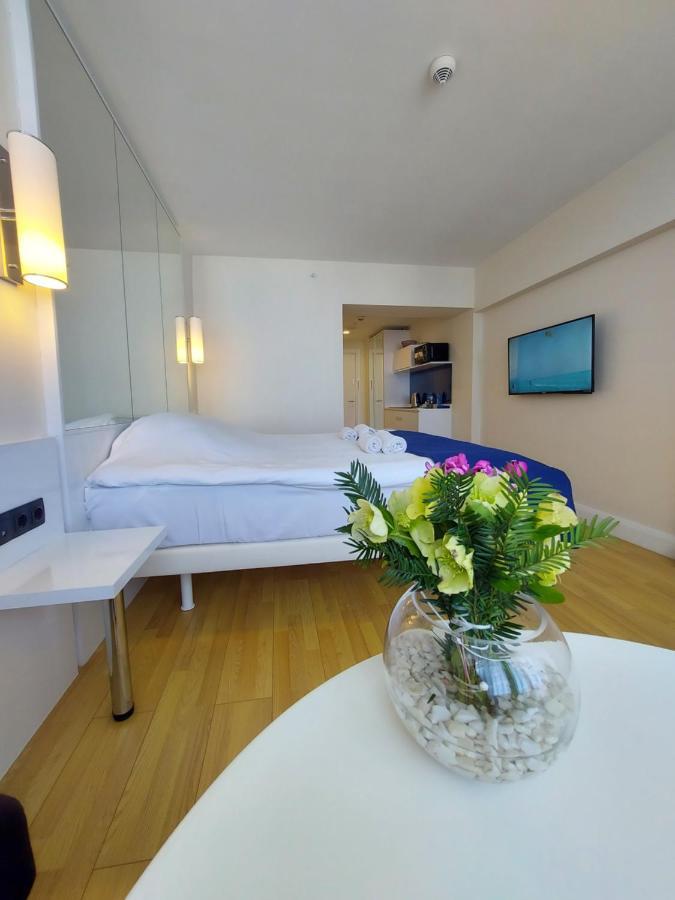 Appartamento Номера На Высоких Этажах 24,31 Batumi Esterno foto