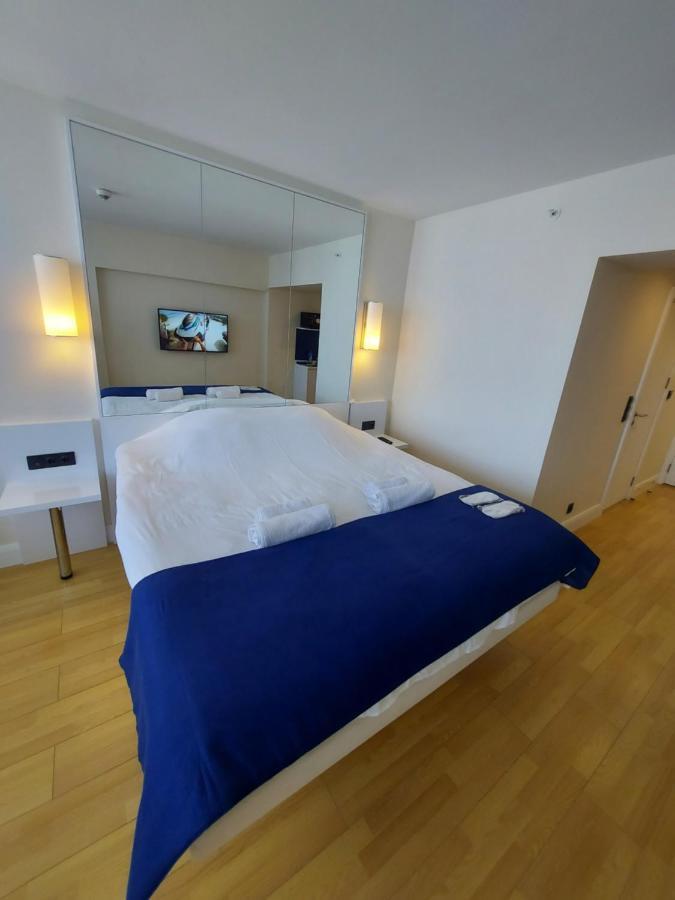 Appartamento Номера На Высоких Этажах 24,31 Batumi Esterno foto