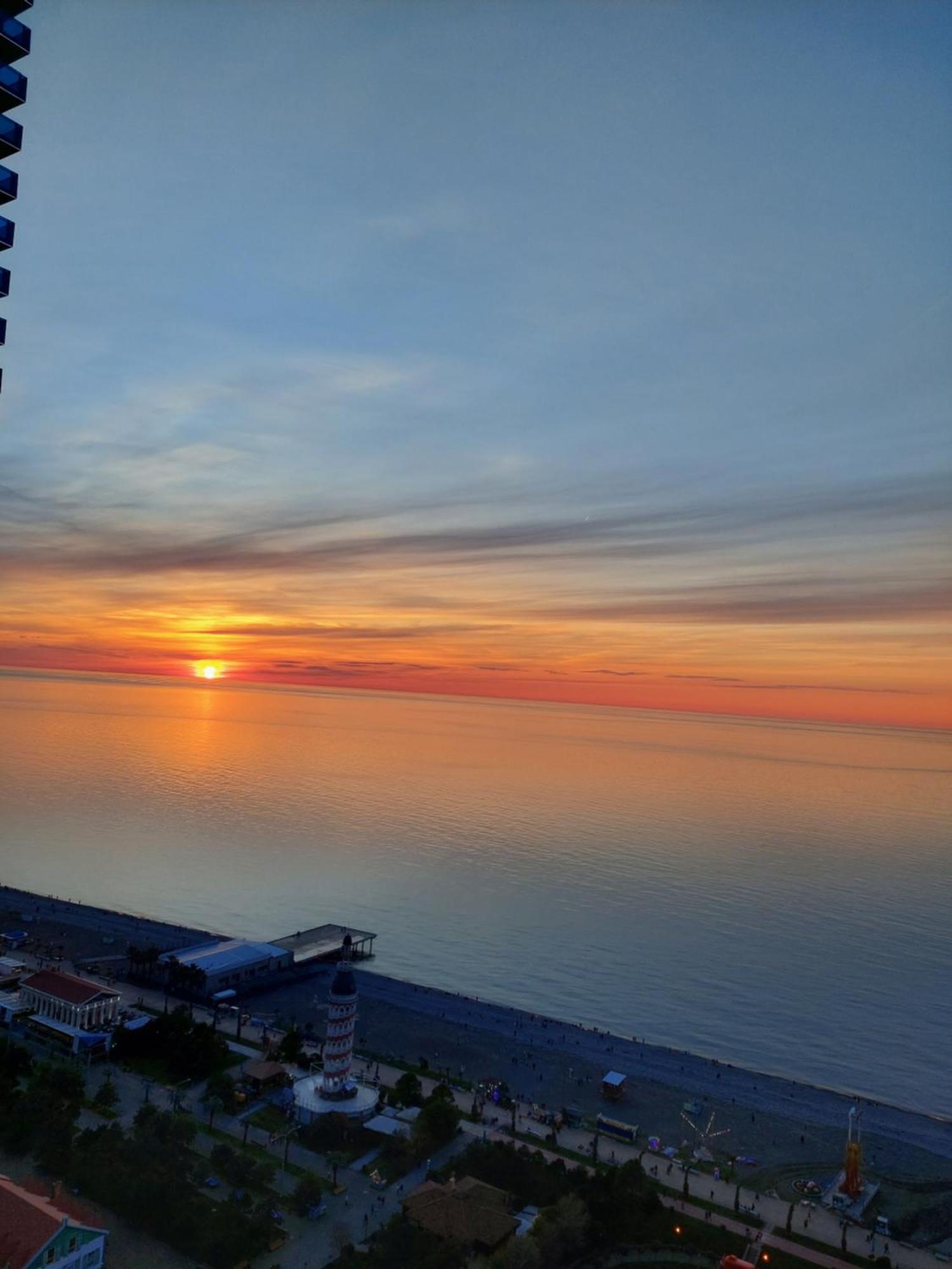 Appartamento Номера На Высоких Этажах 24,31 Batumi Esterno foto