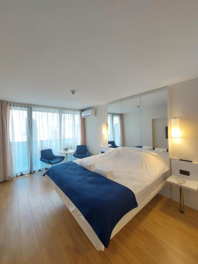 Appartamento Номера На Высоких Этажах 24,31 Batumi Esterno foto